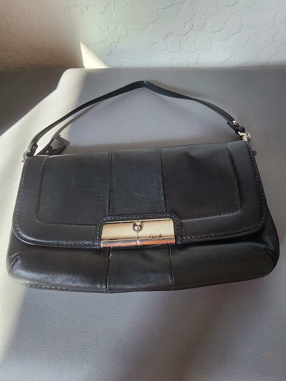 Coach Kristin Black Leather Wristlet Clutch Bag Charm & Leather Strap. Condition